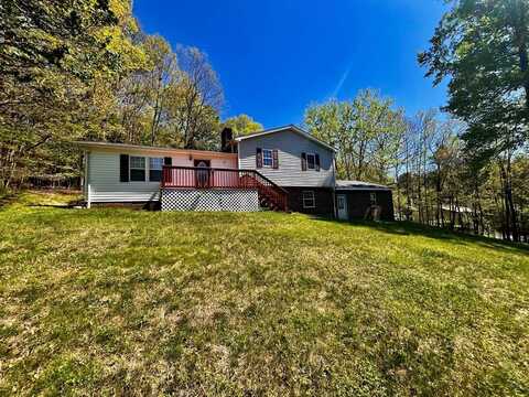 206 Sycamore Ln, Hillsville, VA 24343