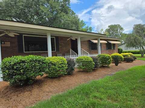 66 22nd St NE, Cairo, GA 39828
