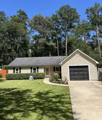 8251 Chickasaw Trail, Tallahassee, FL 32312