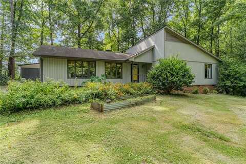 2203 Fox Glen Drive, Greensboro, NC 27406