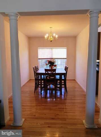2775 QUAKER COURT, YORK, PA 17408