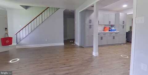 10 GLOVER LANE, WILLINGBORO, NJ 08046