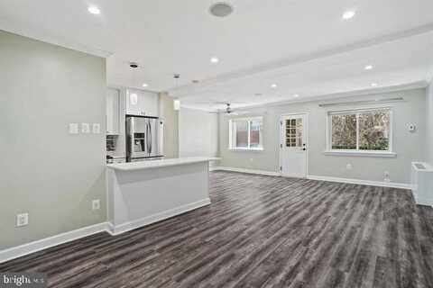 9250 EDWARDS WAY, HYATTSVILLE, MD 20783