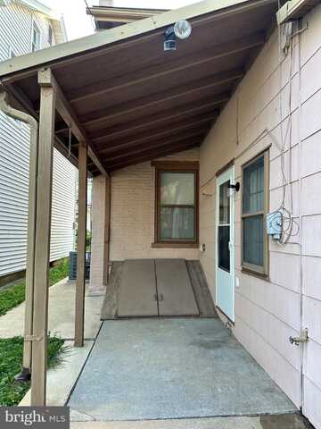 136 N RAILROAD STREET, ANNVILLE, PA 17003