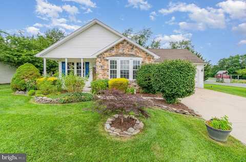 38 LANTERN LANE, SHIPPENSBURG, PA 17257