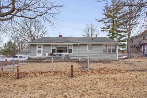 8009-8011 University Avenue, Cedar Falls, IA 50613