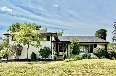 2441 Broadlawn Dr, St Clair, PA 15241