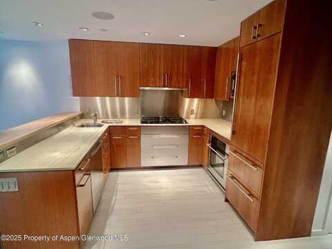 100 E COOPER Avenue, Aspen, CO 81611