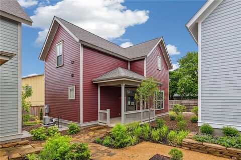 263 E 11th ST, Fayetteville, AR 72701