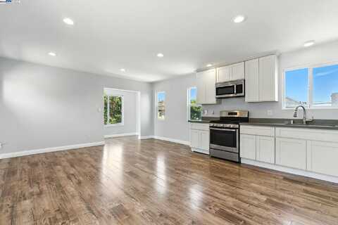 5821 E 17th Street, Oakland, CA 94621
