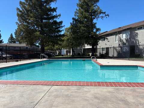 1960 Grande Circle, Fairfield, CA 94533