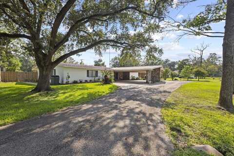 1014 Pine Needles Dr, Sour Lake, TX 77659