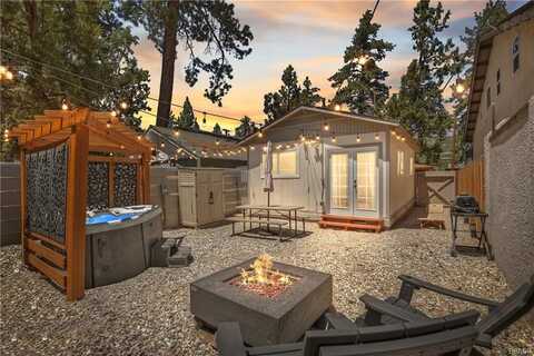 902 West Aeroplane Boulevard, Big Bear City, CA 92314