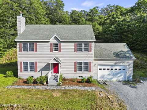 64 Bergblume Cir, Stamford, VT 05352