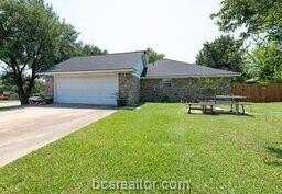 1400 Prairie Drive, Bryan, TX 77802