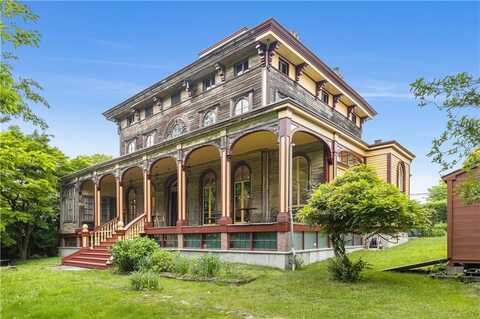 24 Saint Stephens Place, Staten Island, NY 10306