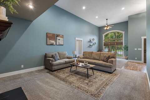 4615 Country Shadows Place, Columbus, NE 68601