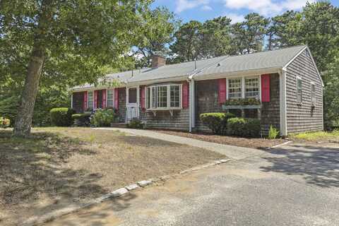 15 Driftwood Lane, Harwich, MA 02645