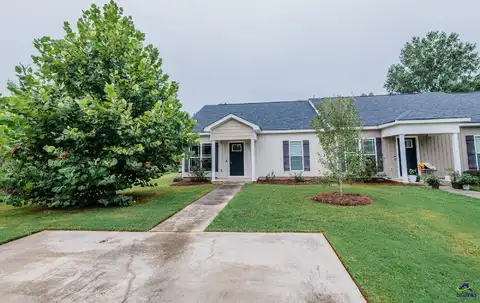 207 Washington Place Drive, Perry, GA 31069