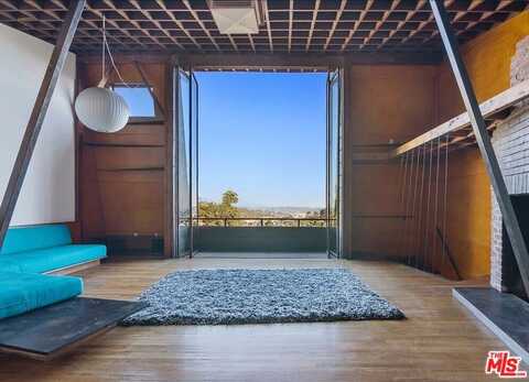 8663 Nash Dr, Los Angeles, CA 90046