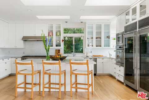29500 Heathercliff Rd, Malibu, CA 90265