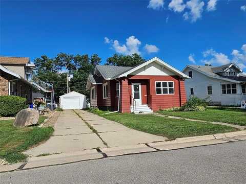 3033 E Avenue NE, Cedar Rapids, IA 52402
