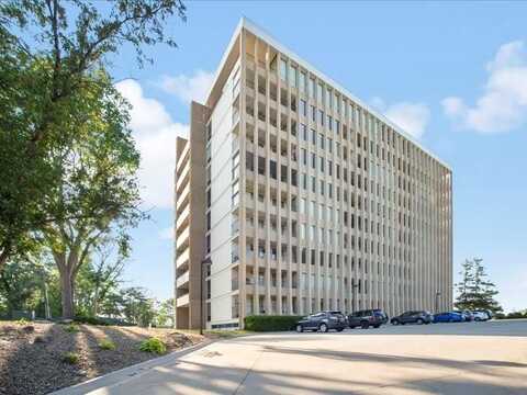 2222 1st Avenue NE, Cedar Rapids, IA 52402