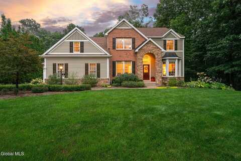 33 Shelbourne Drive, Halfmoon, NY 12065