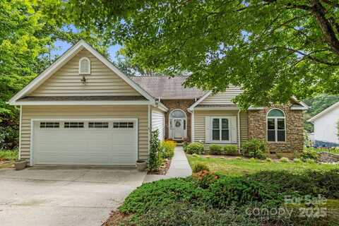 3000 Middleton Way Court, Hendersonville, NC 28791