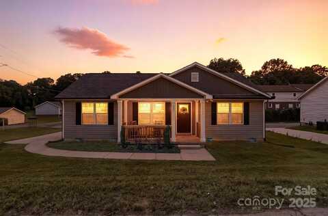 620 13th Street SW, Hickory, NC 28602