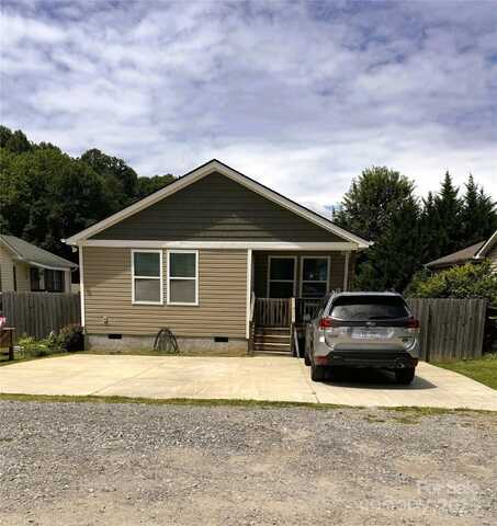 9 Half Moon Drive, Swannanoa, NC 28778