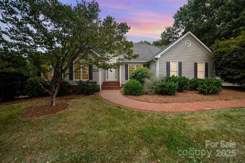 415 N Greenbriar Road, Statesville, NC 28625