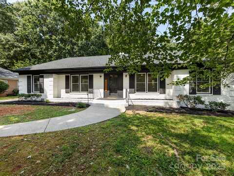 6017 Brace Road, Charlotte, NC 28211