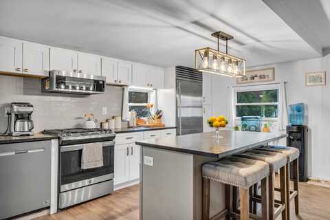 13 Green Acres Park Drive, Westbrook, CT 06498