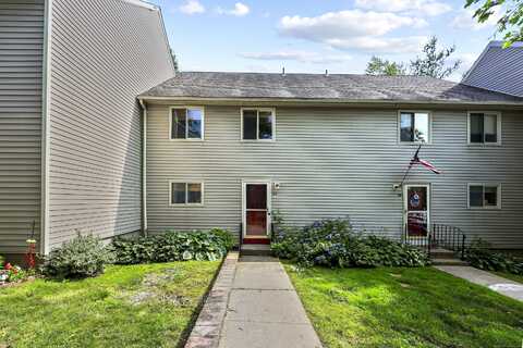 22 Mohawk Court, Cromwell, CT 06416