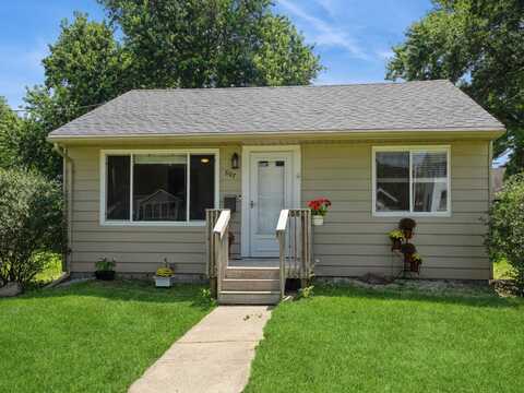 607 W 1st Avenue, Indianola, IA 50125