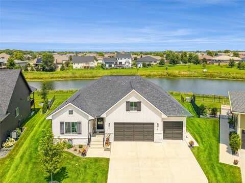 2333 Stonewood Court SW, Altoona, IA 50009