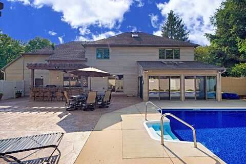 1114 Beechwood Drive, Nappanee, IN 46550