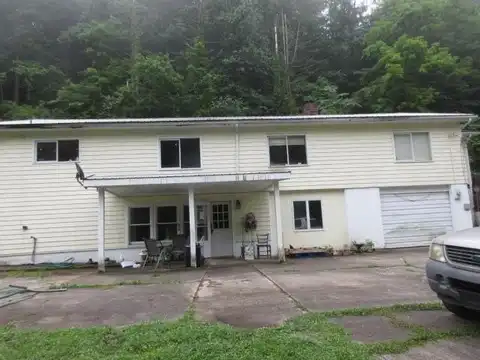 315 Crawford Valley Drive, Hazard, KY 41701
