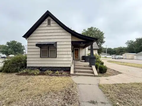 1402 Main St, Woodward, OK 73801