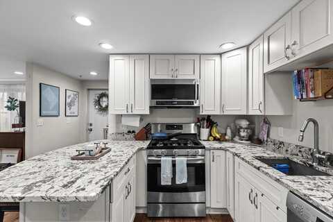 297 D St 1, Boston, MA 02127