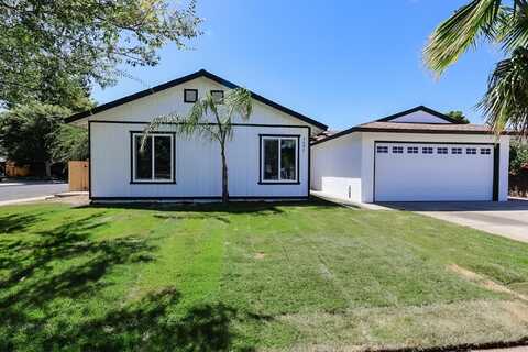 3092 Anderson Avenue, Clovis, CA 93612