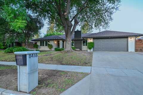 8418 Del Mar Avenue N, Fresno, CA 93711