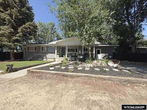 107 Hutchinson, Riverton, WY 82501