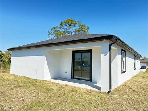 8045 OAKLEAF Circle, Labelle, FL 33935