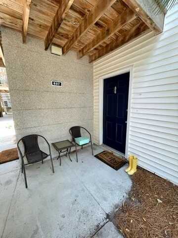 607 W Island Square Drive, Saint Simons Island, GA 31522
