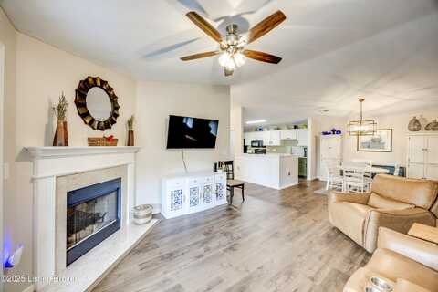 1209 Winter Springs Ct, Louisville, KY 40243