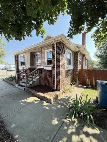 16 N Pearl Street, Knox, IN 46534