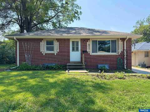 6911 Starr Street, Lincoln, NE 68505