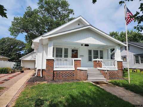 205 N Myrtle Street, Hooper, NE 68031